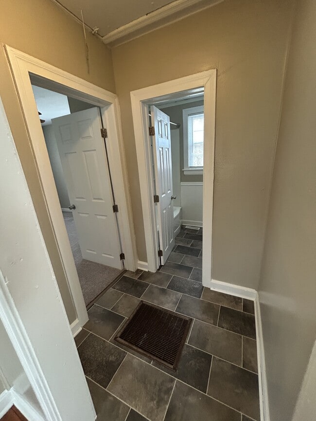 Building Photo - 202 Morgan St