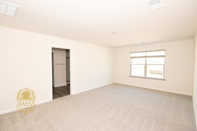 Building Photo - 1361 Secrest Cmns Dr