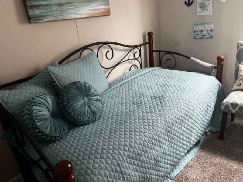 Building Photo - 5 Central St