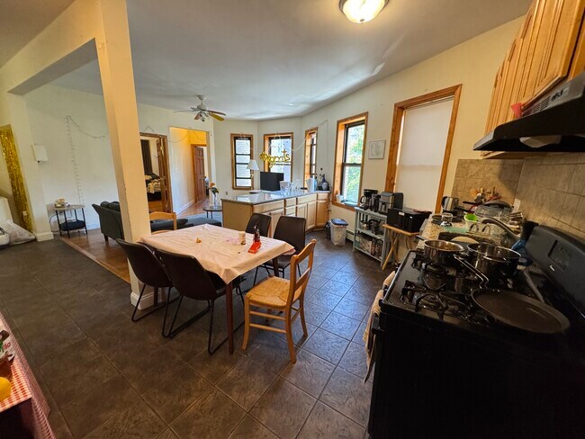 Building Photo - 47 Orkney Rd