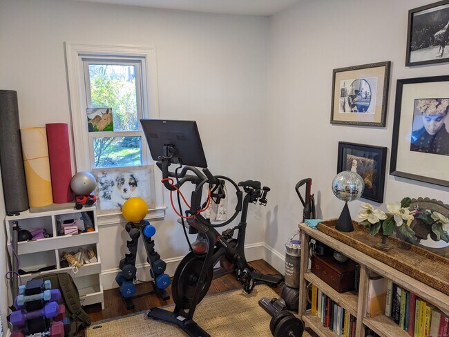 Building Photo - 265 Homeland St