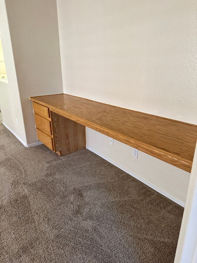 Building Photo - Beautiful 2bdm 2.5bth Home in South West Las Vegas!