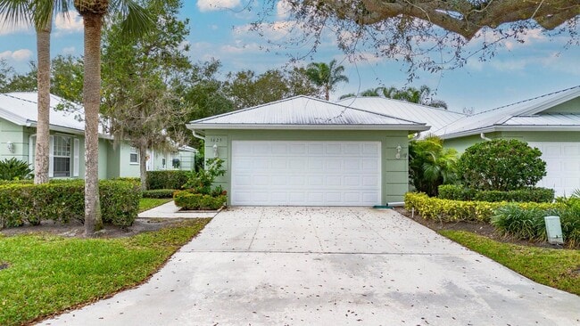 Primary Photo - 1625 SW Waterfall Blvd
