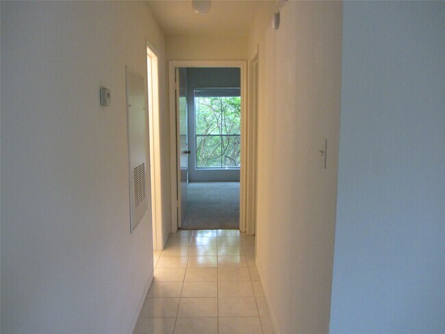 Building Photo - 6500 Harbor Town Dr