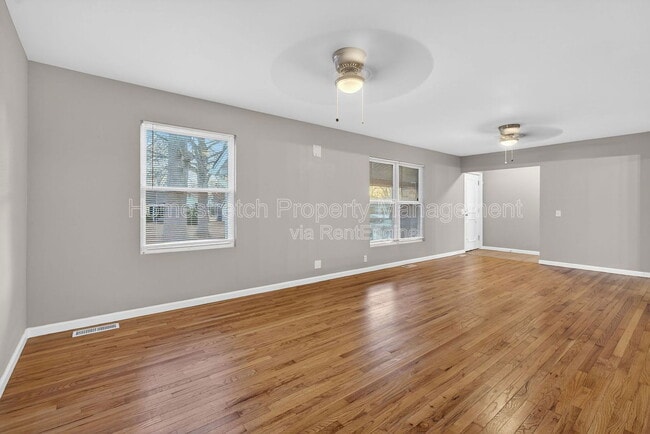 Building Photo - 2385 Greenbriar Dr