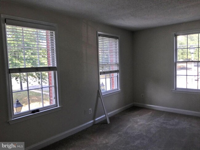 Building Photo - 612 Bashford Ln