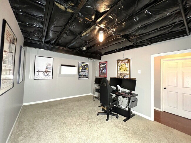 Building Photo - 3324 Devaughn Dr