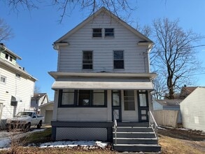 Building Photo - Cozy 3 Bed Home w/ 1-Car Garage