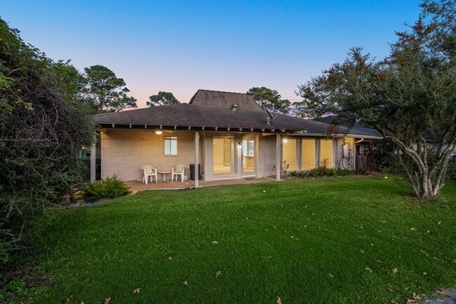 Building Photo - 8 Champions Colony E