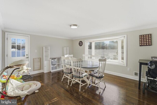 Building Photo - 38 Vine Way