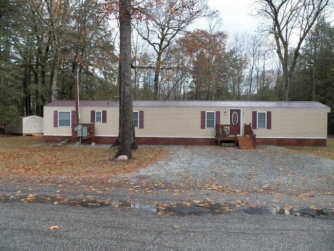 Building Photo - 2337 2nd New Hampshire Turnpike N