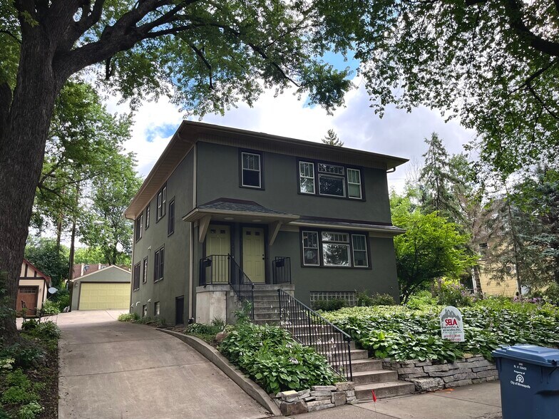 Building Photo - 1633 E River Ter