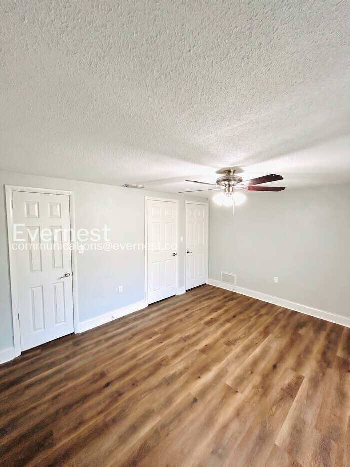 Building Photo - 1649 Dartmouth Dr