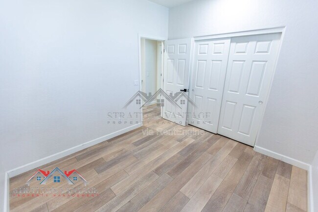 Building Photo - 14616 W Windward Ave