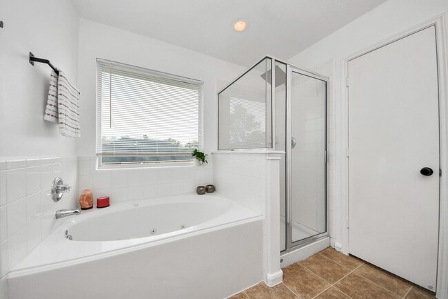 Building Photo - 322 Burris Park Dr