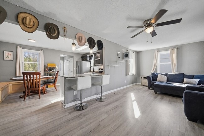 Building Photo - 4549 Bankhead Ave