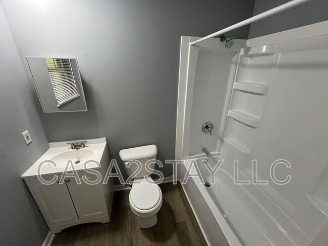 Building Photo - 371 Redmar Blvd