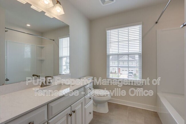 Building Photo - 2102 Morton Dr