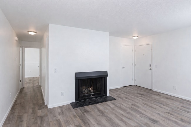 Building Photo - 2021 Farmer Pl