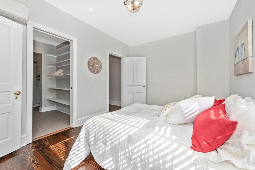 generous walk-in closet - 6 W 4th St