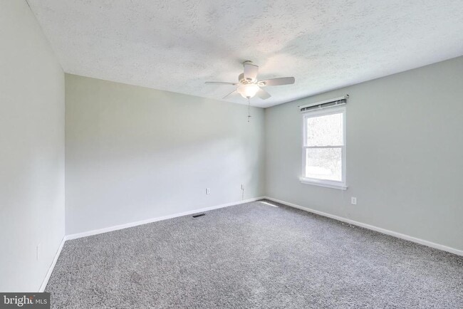 Building Photo - 8813 Francesca Dr