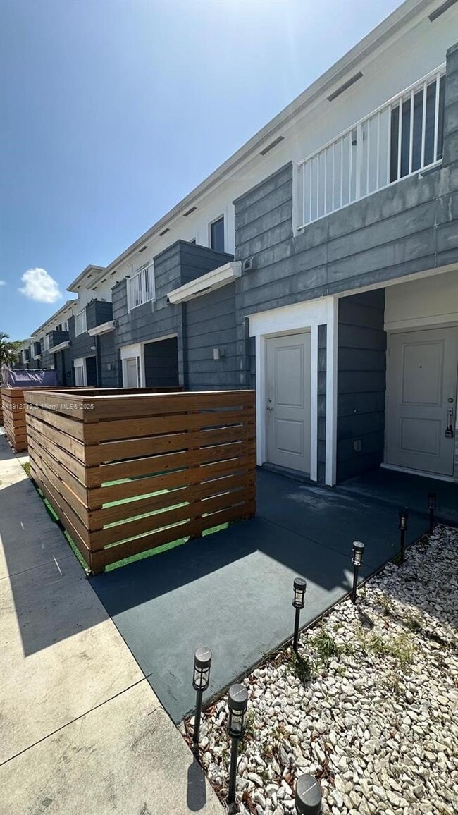 Building Photo - 25308 SW 135th Ave