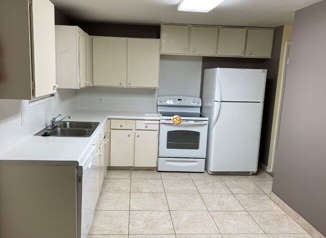 Building Photo - 824-826 E White Maple Way (3700 S)