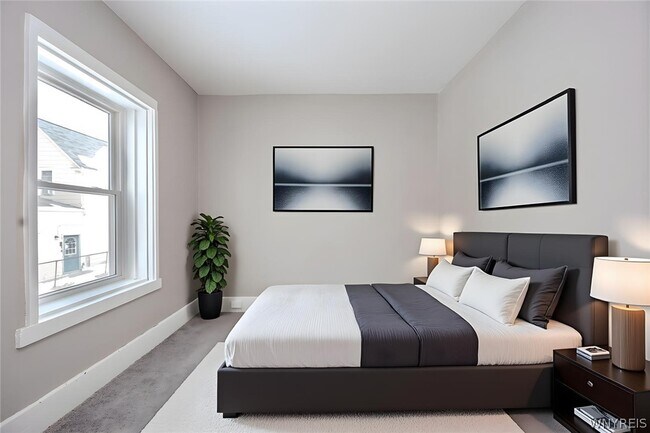 Building Photo - 1204 Niagara St