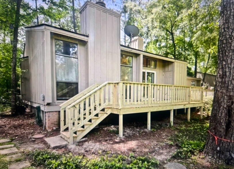 Building Photo - 665 N Beau Chene Dr