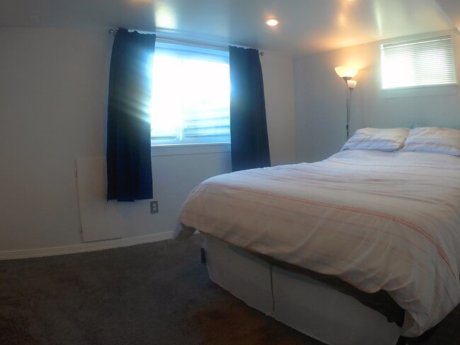 Building Photo - 4 Bed Beautiful Refurbished Sugarhouse Home