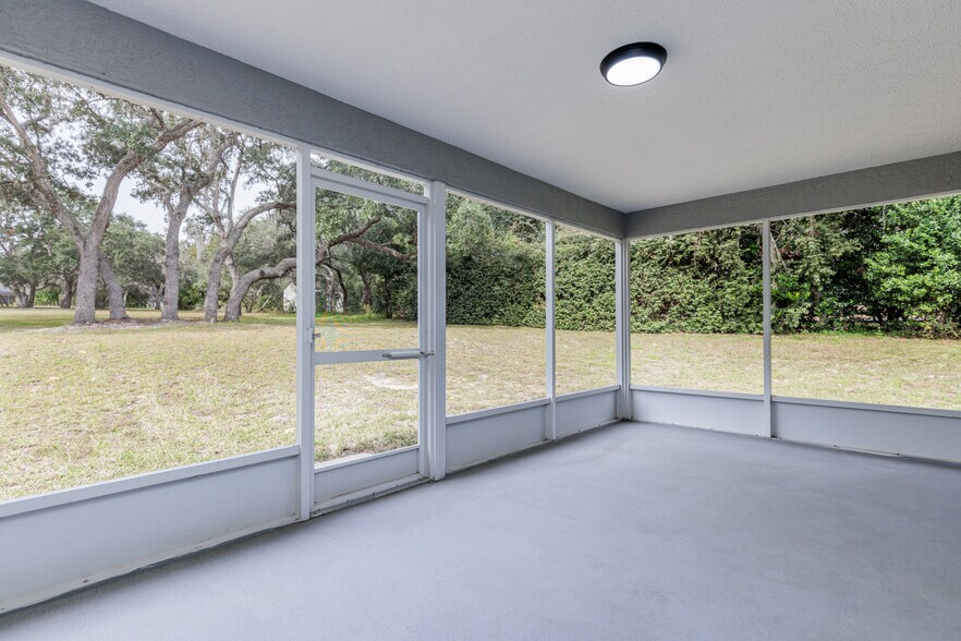 Building Photo - 320 N Fresno Ave