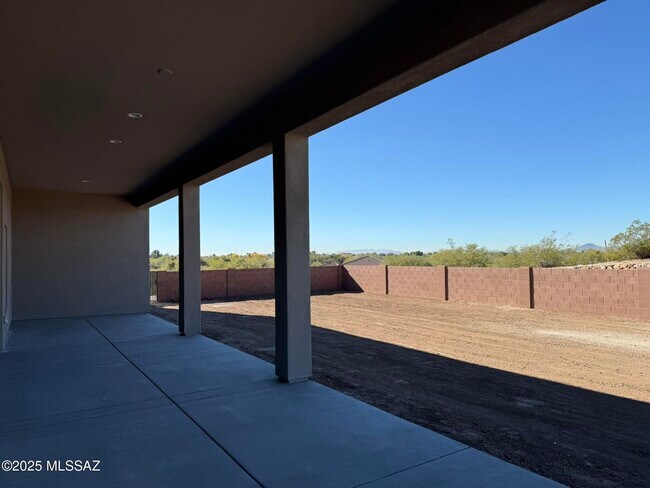 Building Photo - 5981 East Calle Agua Verde