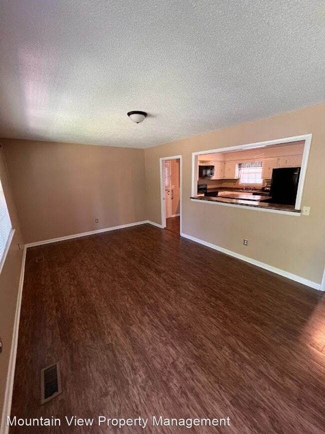 Building Photo - 3 br, 2 bath House - 8635 Surry Cir