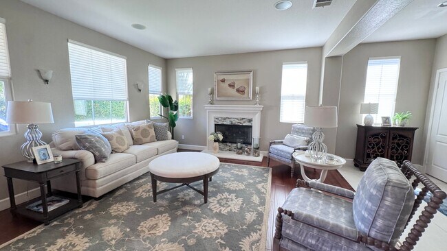 Building Photo - Luxury 4 Bedroom Home in La Costa Greens