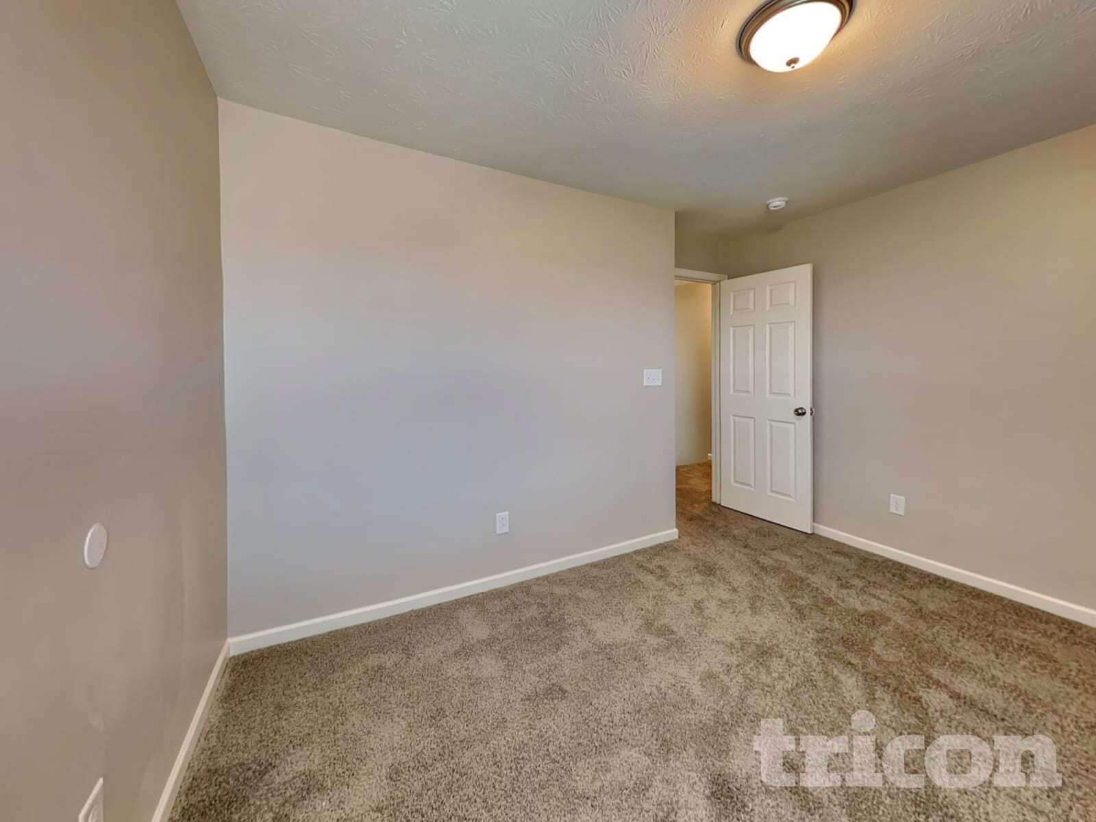 Building Photo - 561 Grassy Bend Dr