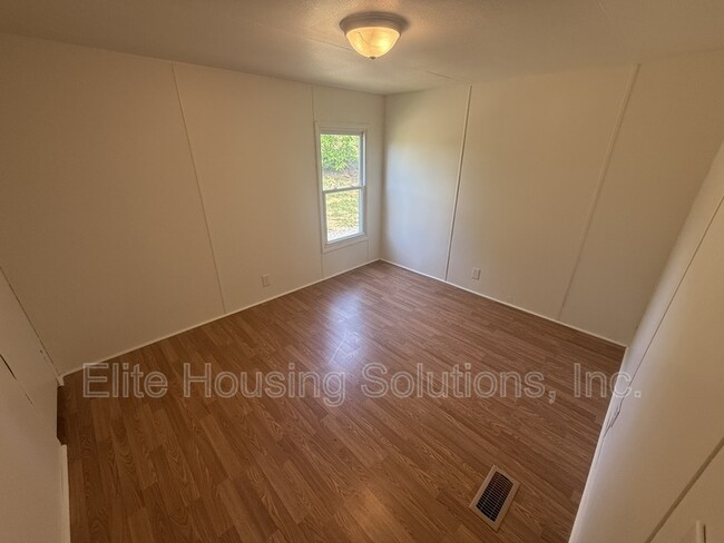 Building Photo - 3308 Old Stage Rd