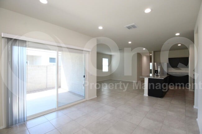 Building Photo - 18577 W Bronco Trl