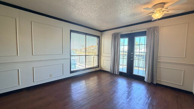 Building Photo - 13738 Tajamar St