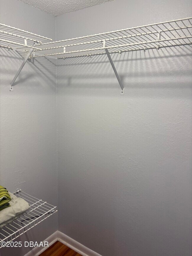 Building Photo - 275 Indigo Dr