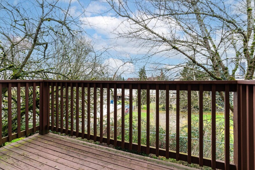 Building Photo - 501 23rd Ave S