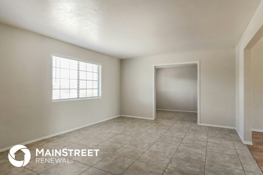 Building Photo - 2561 W Virginia St