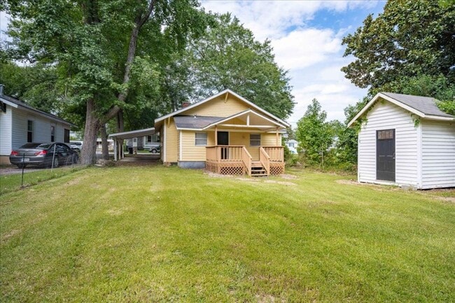 Building Photo - 2034 Fenwick St