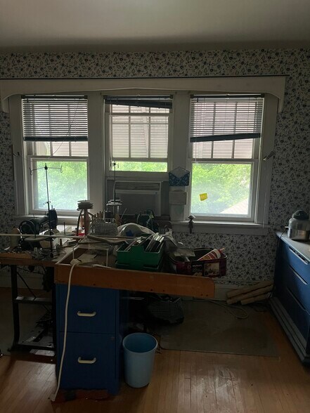 Building Photo - 830 Bellevue Ave