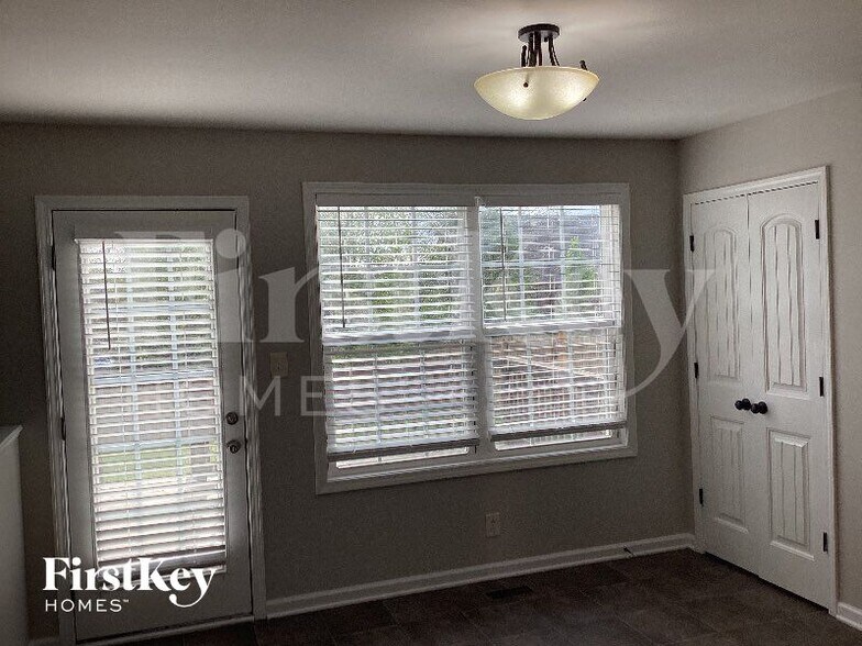 Building Photo - 978 Dwight Eisenhower Way