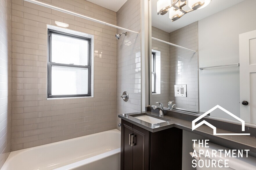 Building Photo - 703 W Brompton Ave