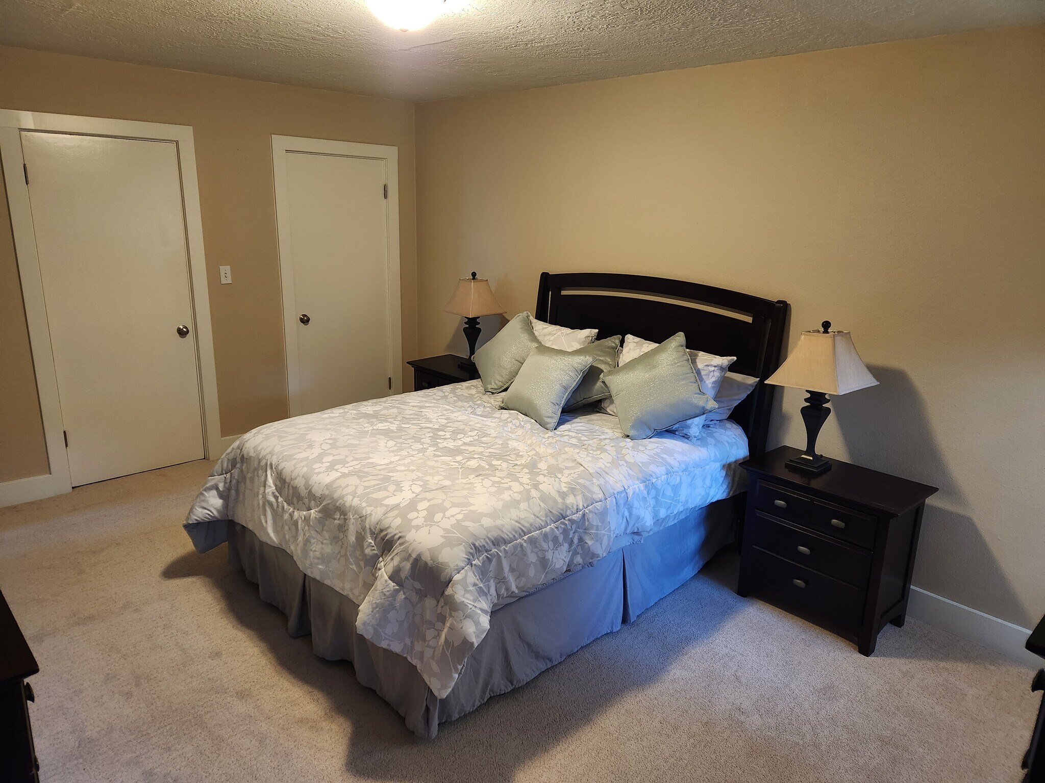 Building Photo - 6050 SW Taylors Ferry Rd