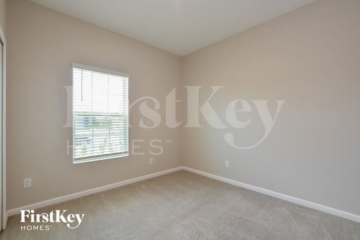 Building Photo - 3577 Fernanda Dr