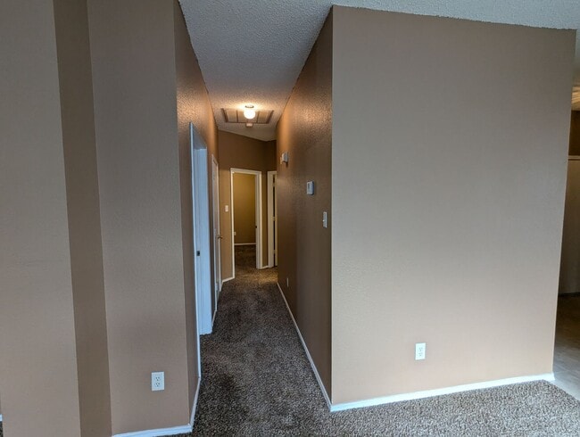Building Photo - 3 Bedroom Home in West Fort Worth