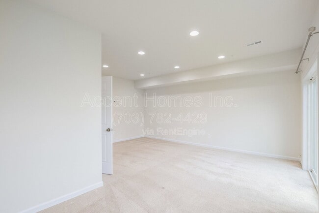 Building Photo - 8605 Sweet Rose Ct
