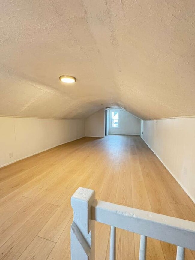 Building Photo - Charming Cleveland Home in Prime West Side Location